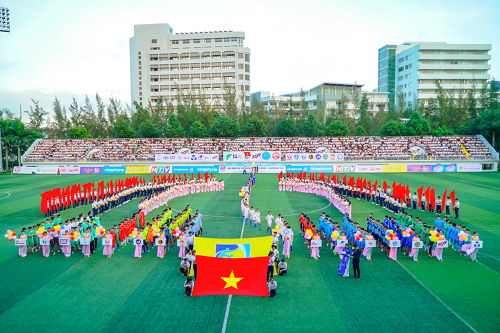 Khai mạc Giải bóng đá sinh viên Thành phố Hồ Chí Minh 2018 tại game bài đổi thưởng qua ngân hàng uy tín ufoinfo
